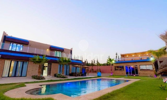 فيلا فاخرة للبيع في مراكش: مساحة وراحة