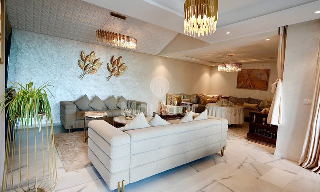 دوبلكس أنيق في الدار البيضاء: الرفاهية وراحة العيش