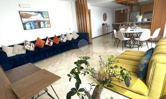 شقة للإيجار في دار بوعزة: 130م² مع شرفة