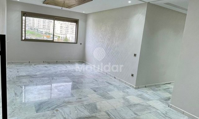 شقة جميلة مكونة من 3 غرف للإيجار في طنجة - طريق أصيلا