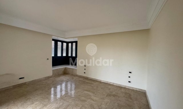 فيلا فاخرة للإيجار في دار بوعزة مع مسبح