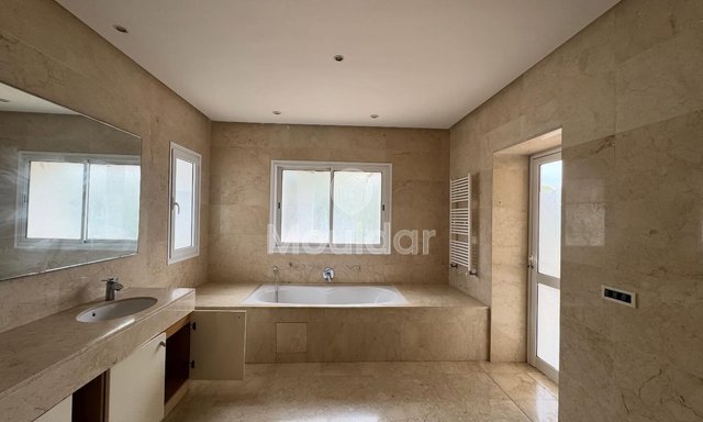 Luxury Villa for Rent in Dar Bouazza with Pool - 8