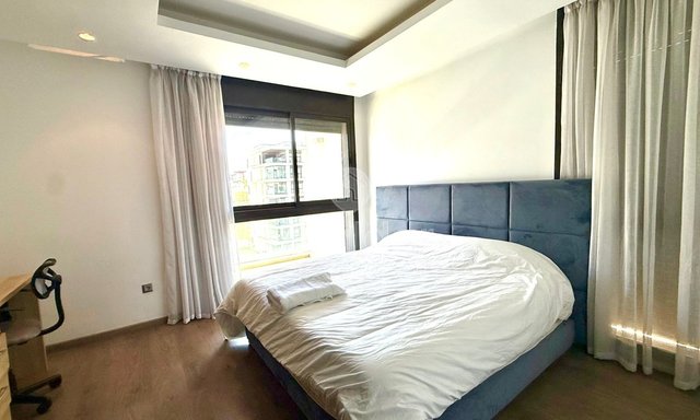 شقة مفروشة للإيجار بإطلالة رائعة في عين دياب - 2