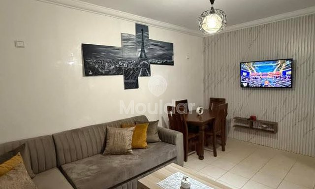 شقة للإيجار في طنجة: 2 غرف نوم مع مطبخ مجهز