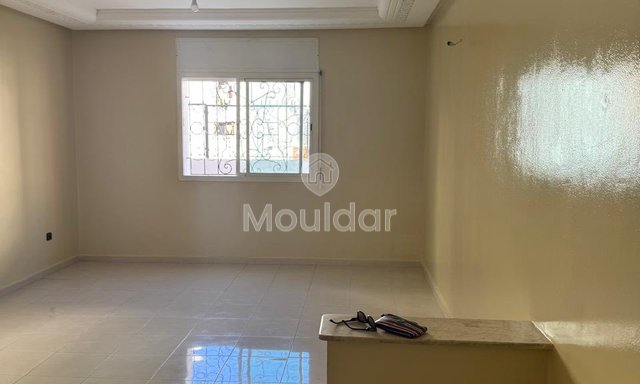 شقة للإيجار في القنيطرة: في المركز، مع مصعد وموقف سيارات شامل