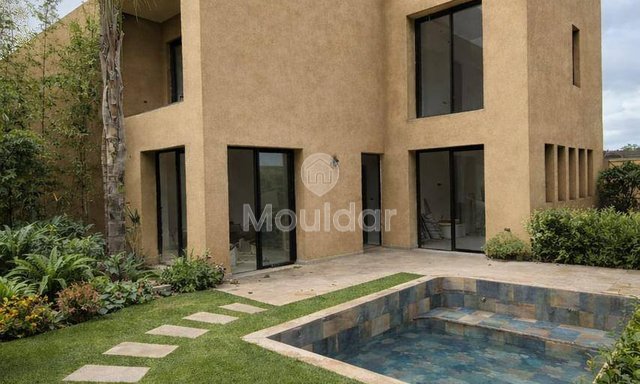 Villa à Ourika : Confort, Piscine et Équipement Moderne