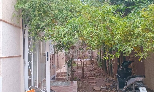 Élégante Villa à Vendre à Marrakech - Targa, 4 Chambres - 8