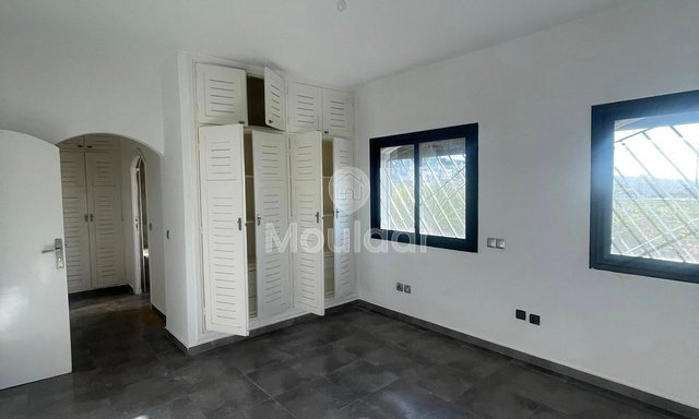 فيلا للإيجار في عين دياب، الدار البيضاء