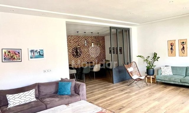 شقة للإيجار في عين دياب، الدار البيضاء