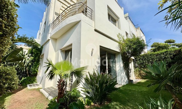 فيلا للبيع في عين دياب، الدار البيضاء