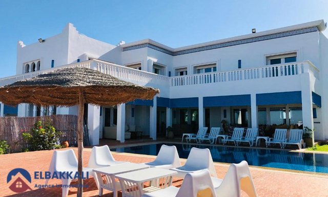 فيلا دار ضيافة للبيع في طنجة