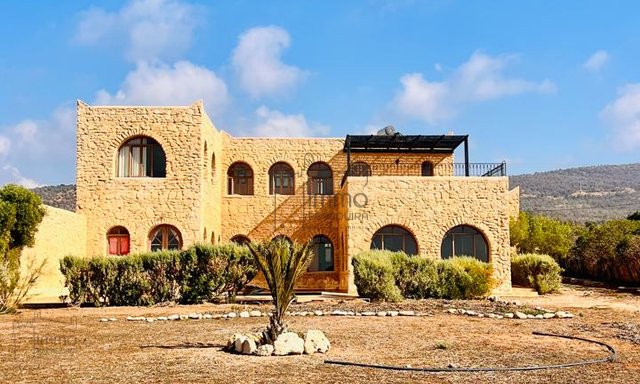 Villa for sale with sea view