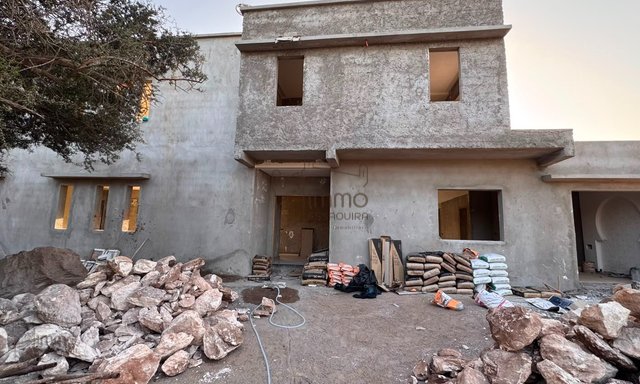 Riad Spacieux  zone urbain KM8 , 7 Chambres!