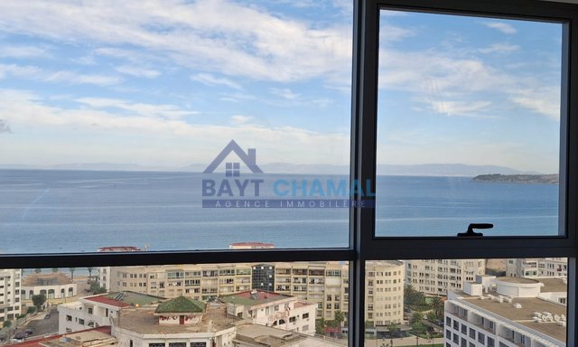 Appartement met uitzicht op zee te koop in het stadscentrum van Malabata