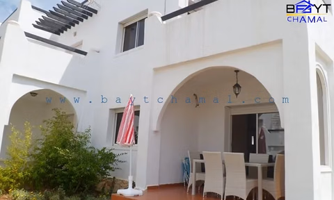 Villa de vacaciones en Fnideq: Escape cómodo junto al mar