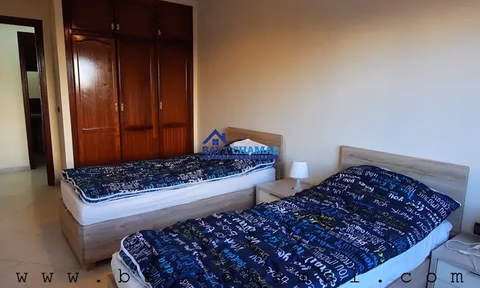 شقة للإيجار: 130م²، 3 غرف في قلب طنجة