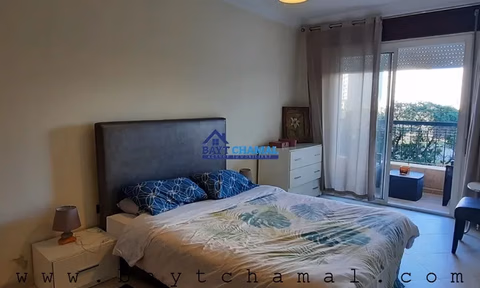 شقة للإيجار: 130م²، 3 غرف في قلب طنجة