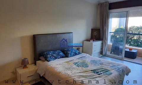 شقة للإيجار: 130م²، 3 غرف في قلب طنجة