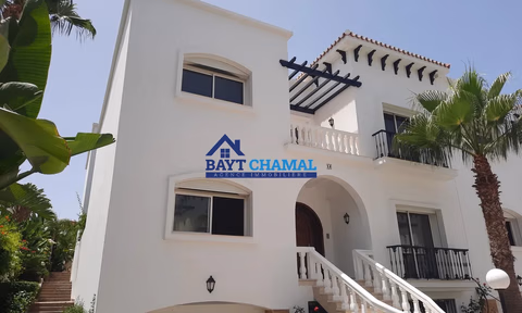 Vila Espaçosa à Venda em Tanger - Boubana: 4 Quartos