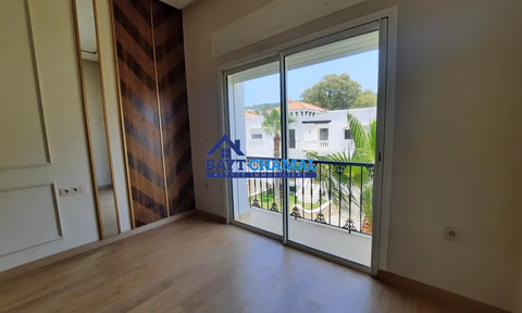 Vila Espaçosa à Venda em Tanger - Boubana: 4 Quartos