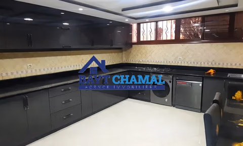 Villa à Venda em Tanger - Boubana: Espaço e Elegância