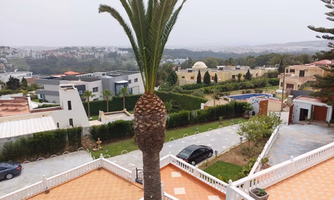 فيلا فاخرة للإيجار في طنجة - 4 غرف واسعة