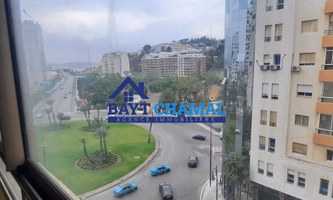 Appartement À Vendre à Tanger : 90m² de Charme Urbaine