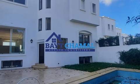 فيلا فاخرة للإيجار في طنجة - 4 غرف فسيحة