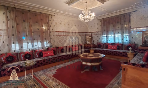 Villa in affitto con piscina e due piani