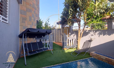 Villa in affitto con piscina e due piani