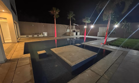 فيلا للبيع مع مسبح