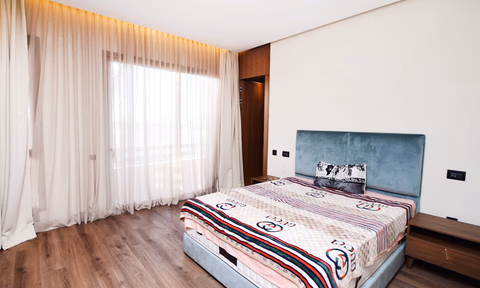 فيلا للبيع مع مسبح