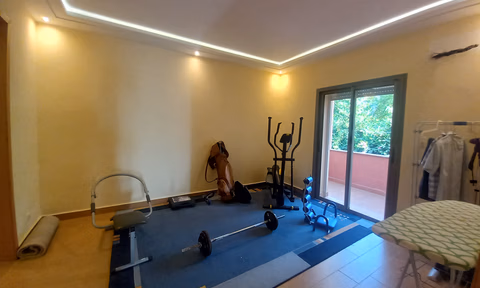 فيلا للبيع مع مسبح