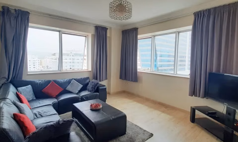 Encantador Apartamento de 2 Habitaciones en Alquiler en Tánger - Malabata