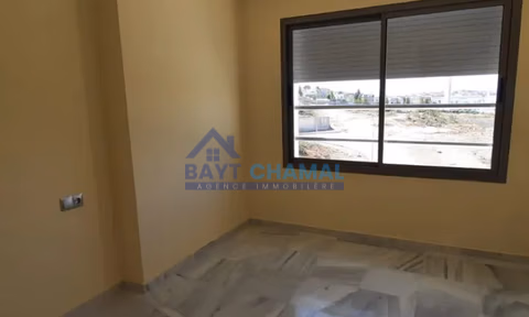 Apartamento de 3 quartos para alugar em Malabata, Tânger - 95 m²