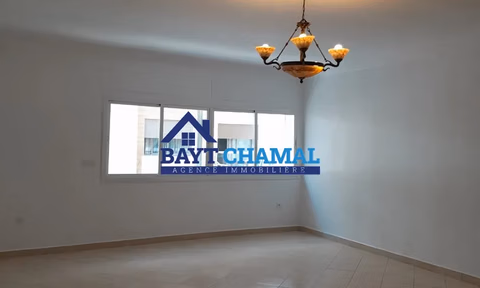 Encantador apartamento de 3 habitaciones en alquiler en Tánger - 165m²