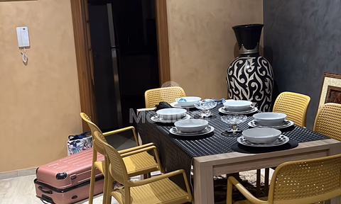 شقة للبيع مع تراس في الطابق الأرضي