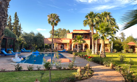 فيلا للإيجار مع مسبح