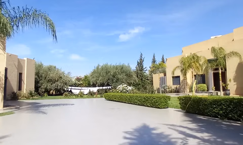 Vila à venda com piscina