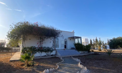 Villa for sale with swimming pool