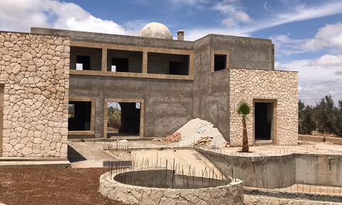 Villa for sale with swimming pool