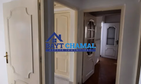 Apartament spațios de vânzare în inima Tangerului – 145 m²