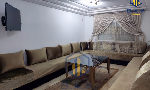 شقة للإيجار مع تراس في الطابق الرابع