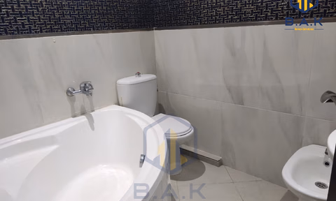 Appartement te huur met balkon op de eerste verdieping