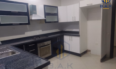 Appartement te huur met balkon op de eerste verdieping