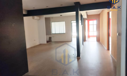 Biuro do wynajęcia z tarasem na pierwszym piętrze