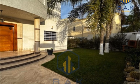 Villa for sale with terrace