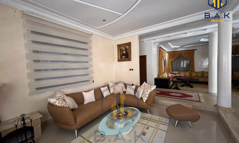 Villa for sale with terrace
