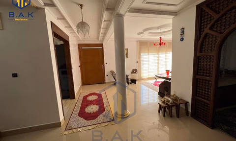 Villa for sale with terrace