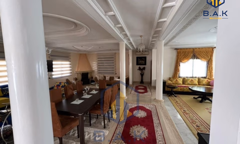 Villa for sale with terrace